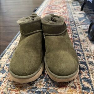 Ultra classic mini uggs